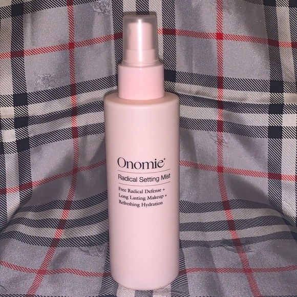 Onomie Radical Setting Mist Free Radical Defense+Long Lasting Makeup+Refreshing - Picture 5 of 6